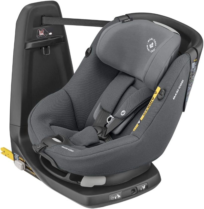 Les avantages du siège auto pivotant, Autour de bébé