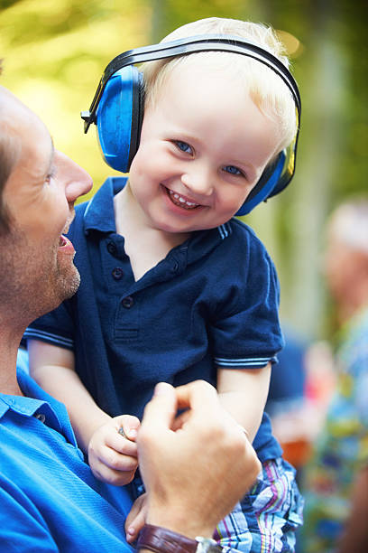 TINGJS Casque Anti Bruit Enfant Protection Auditive avec Atténuation de  25dB SNR Réglable pour Enfants Garçons Filles et Étudiant 3 à 10 ans :  : Bricolage